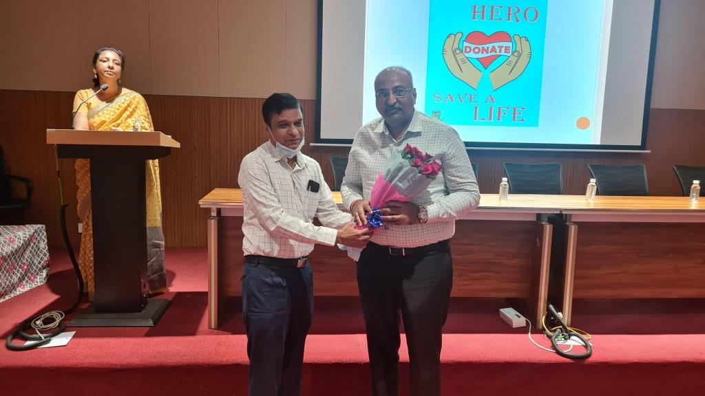 A seminar on Organ Donation was organized by Vadodara SSG Civil Hospital on 22nd May 2022. In which Donate Life Founder & President Nilesh Mandlewala was invited to give information on the most important topic in organ donation.